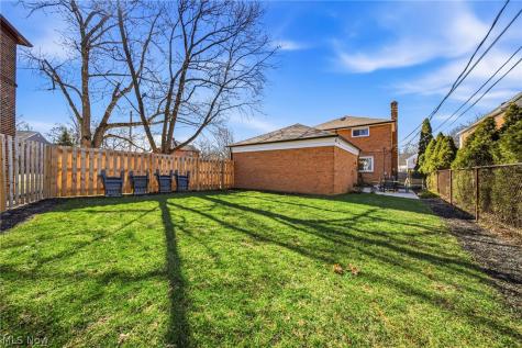 2353 Charney Road University Heights OH 44118