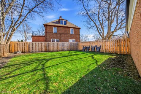 2353 Charney Road University Heights OH 44118