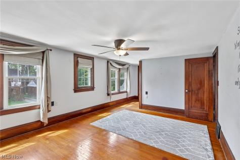 403 E Baird Avenue Barberton OH 44203