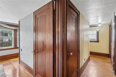 403 E Baird Avenue Barberton OH 44203