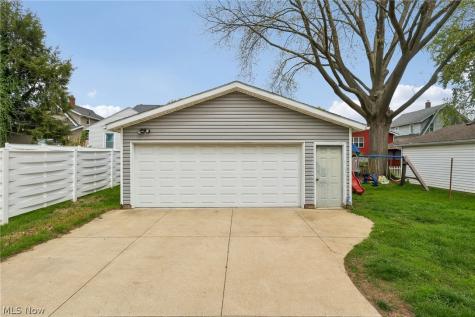 403 E Baird Avenue Barberton OH 44203