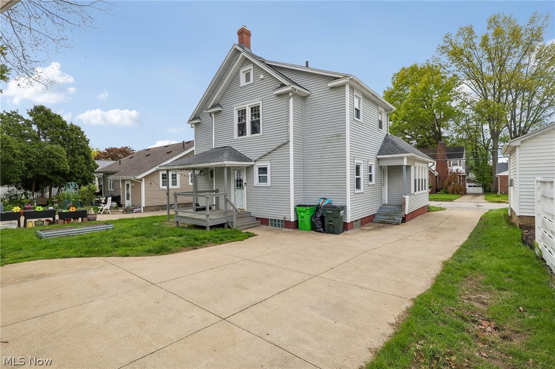 403 E Baird Avenue Barberton OH 44203