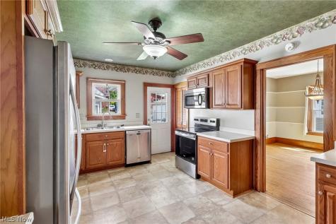 403 E Baird Avenue Barberton OH 44203
