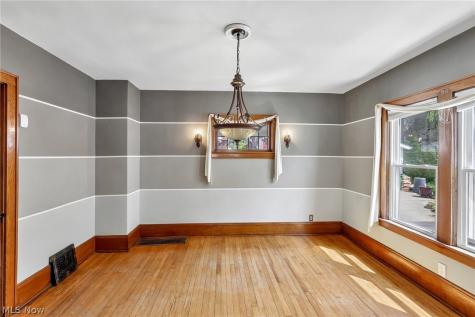 403 E Baird Avenue Barberton OH 44203
