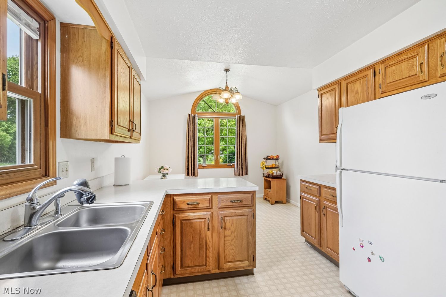 15779 Grosse Pointe Oval Strongsville OH 44136