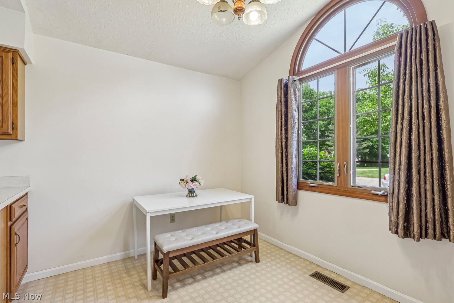 15779 Grosse Pointe Oval Strongsville OH 44136