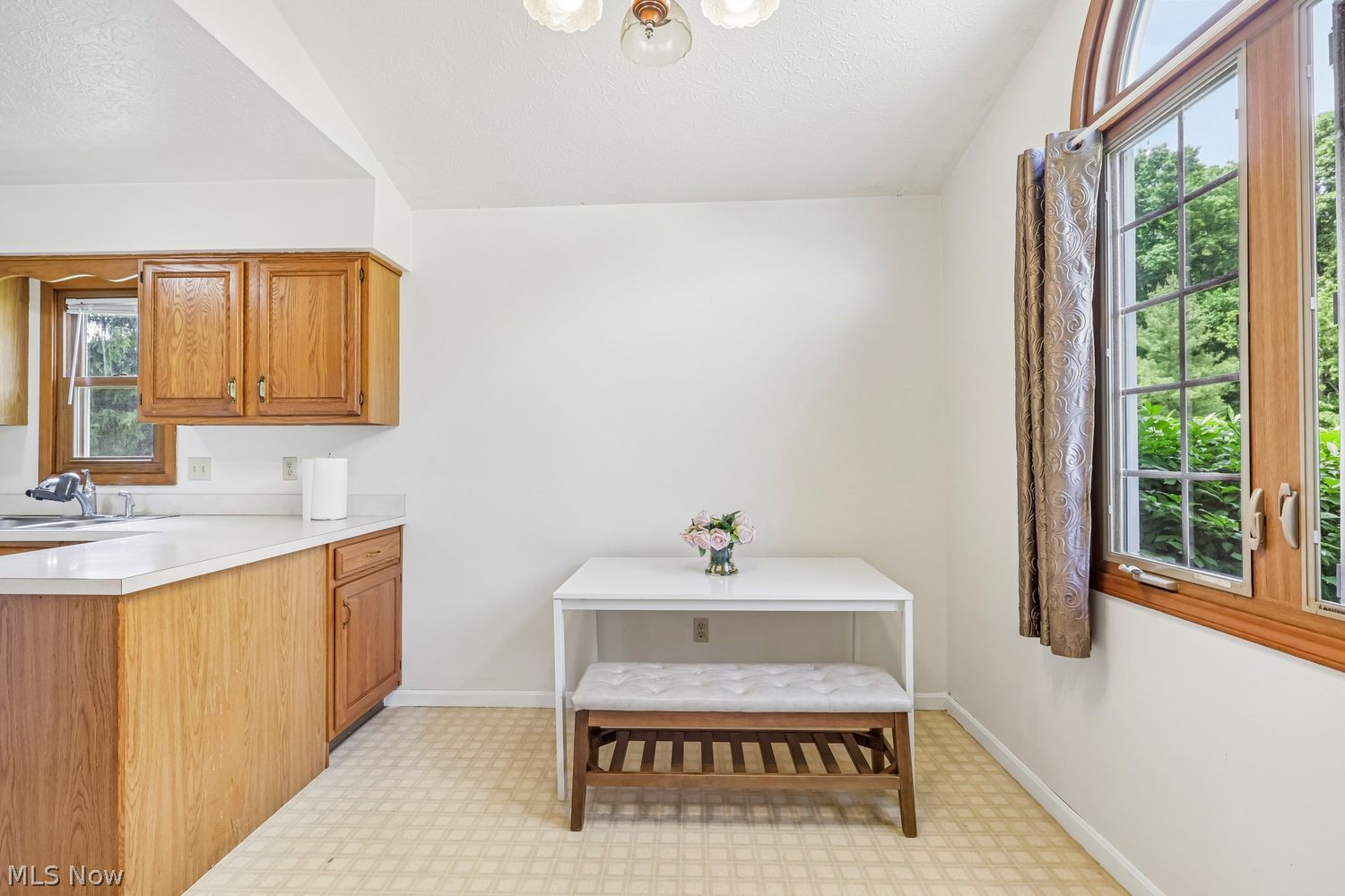 15779 Grosse Pointe Oval Strongsville OH 44136
