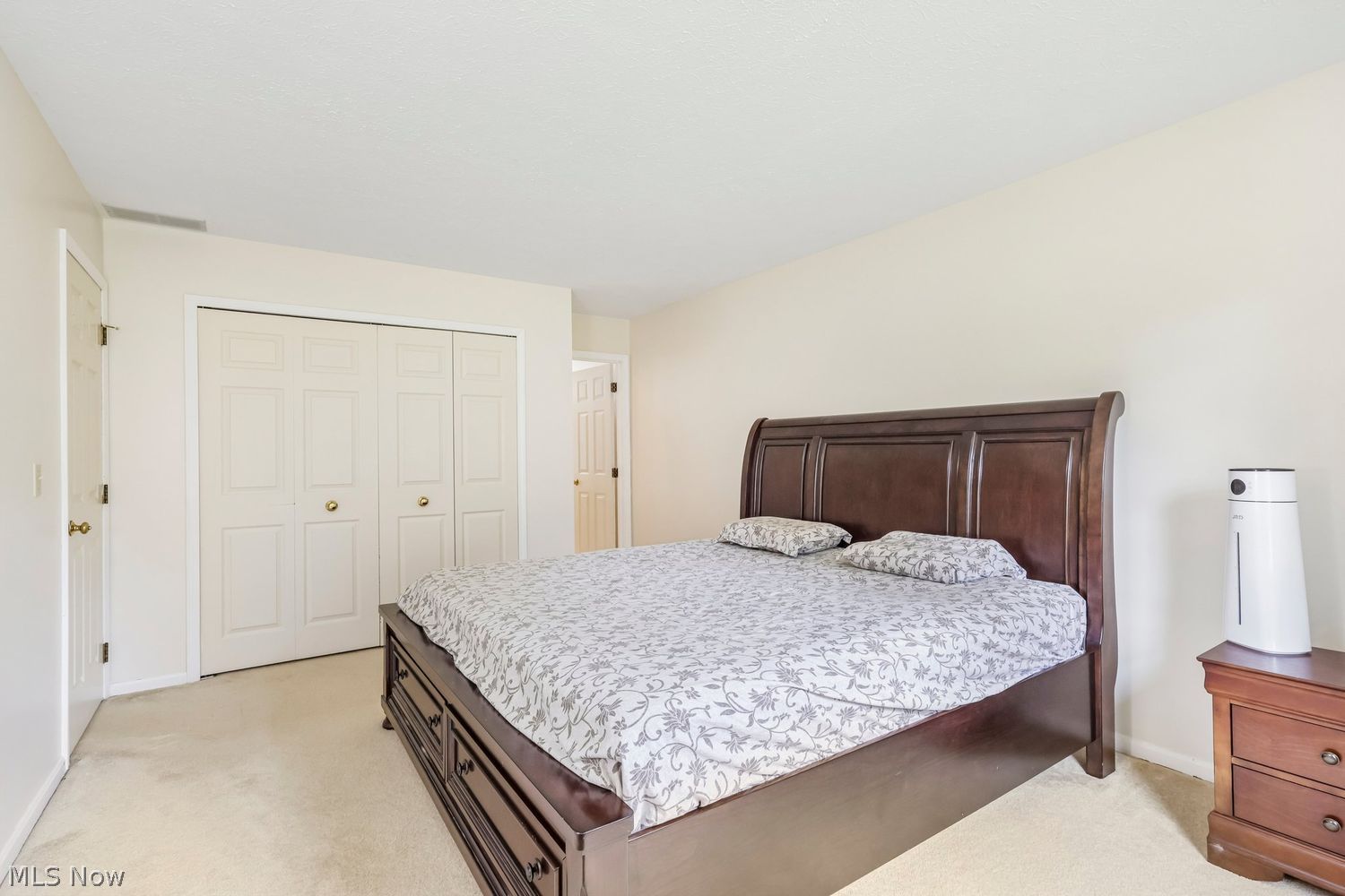 15779 Grosse Pointe Oval Strongsville OH 44136
