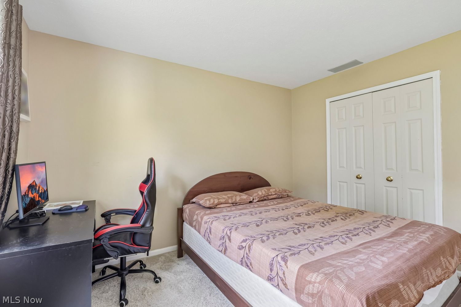 15779 Grosse Pointe Oval Strongsville OH 44136
