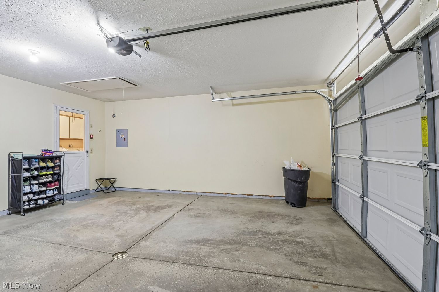 15779 Grosse Pointe Oval Strongsville OH 44136