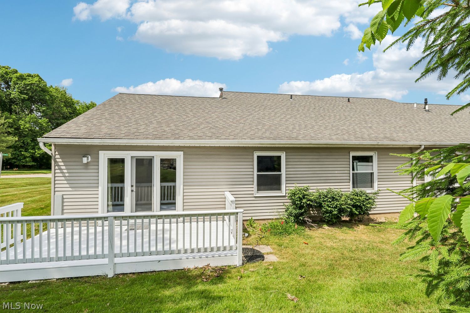 15779 Grosse Pointe Oval Strongsville OH 44136
