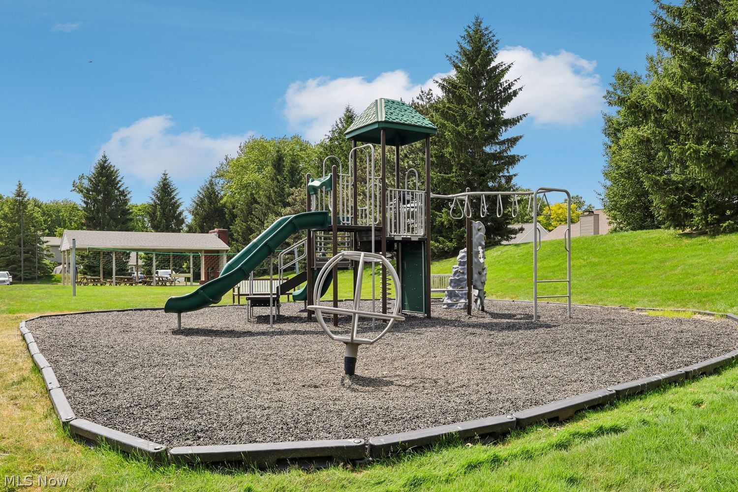 15779 Grosse Pointe Oval Strongsville OH 44136