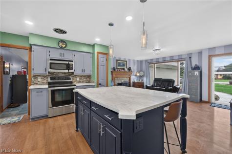 1246 Applegrove Street NE Canton OH 44721