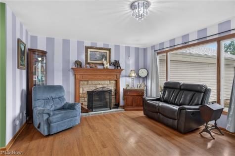 1246 Applegrove Street NE Canton OH 44721
