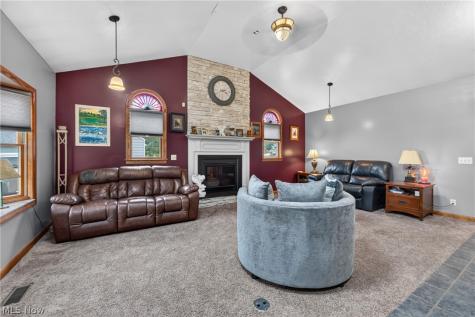 1246 Applegrove Street NE Canton OH 44721