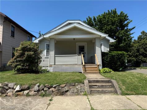 1821 Marks Avenue Akron OH 44305
