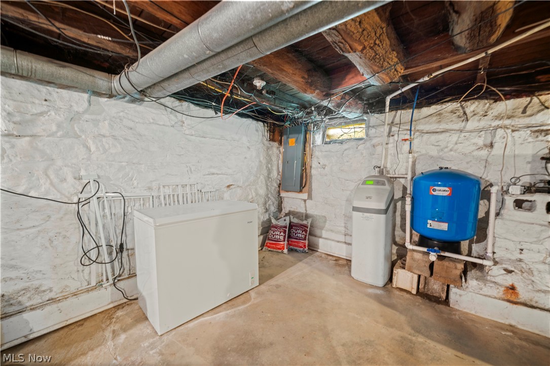 9669 Tallmadge Road Diamond OH 44412