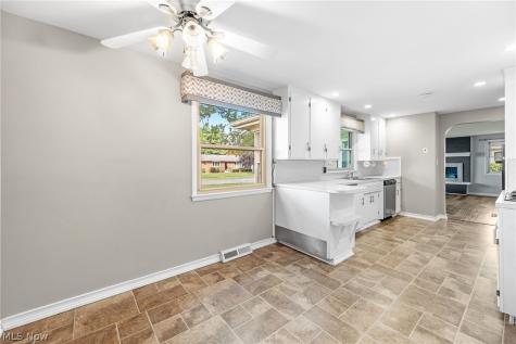 13471 Kauffman Avenue Sterling OH 44276