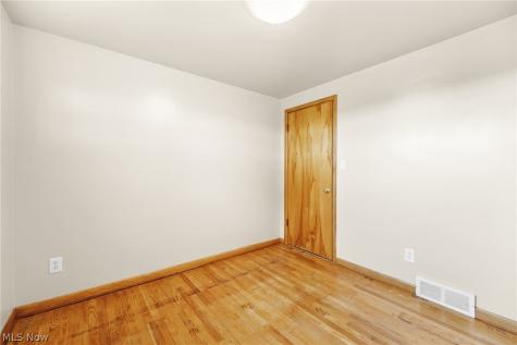 13471 Kauffman Avenue Sterling OH 44276