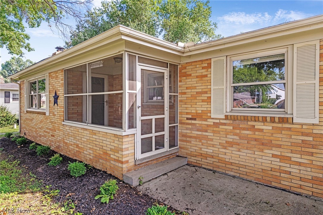 13471 Kauffman Avenue Sterling OH 44276