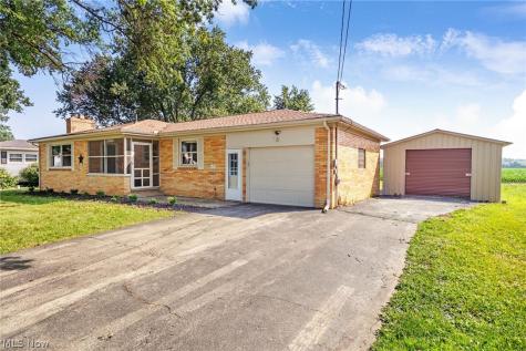 13471 Kauffman Avenue Sterling OH 44276