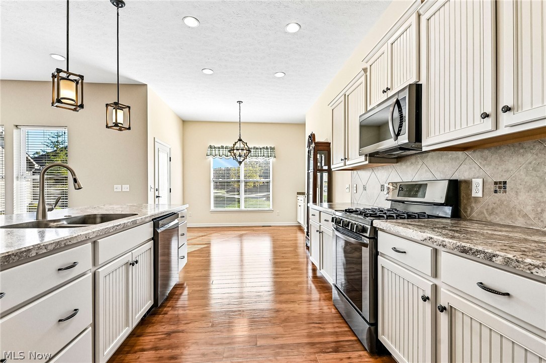 410 Kestrel Way Amherst OH 44001