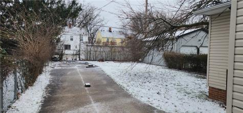 17418 Biltmore Avenue Cleveland OH 44128