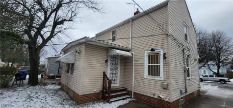 17418 Biltmore Avenue Cleveland OH 44128