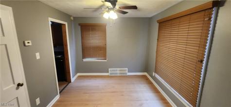 17418 Biltmore Avenue Cleveland OH 44128