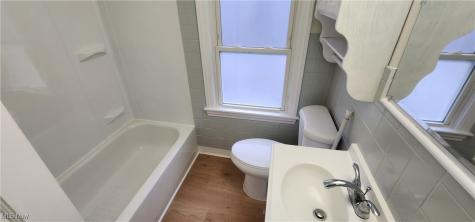 17418 Biltmore Avenue Cleveland OH 44128