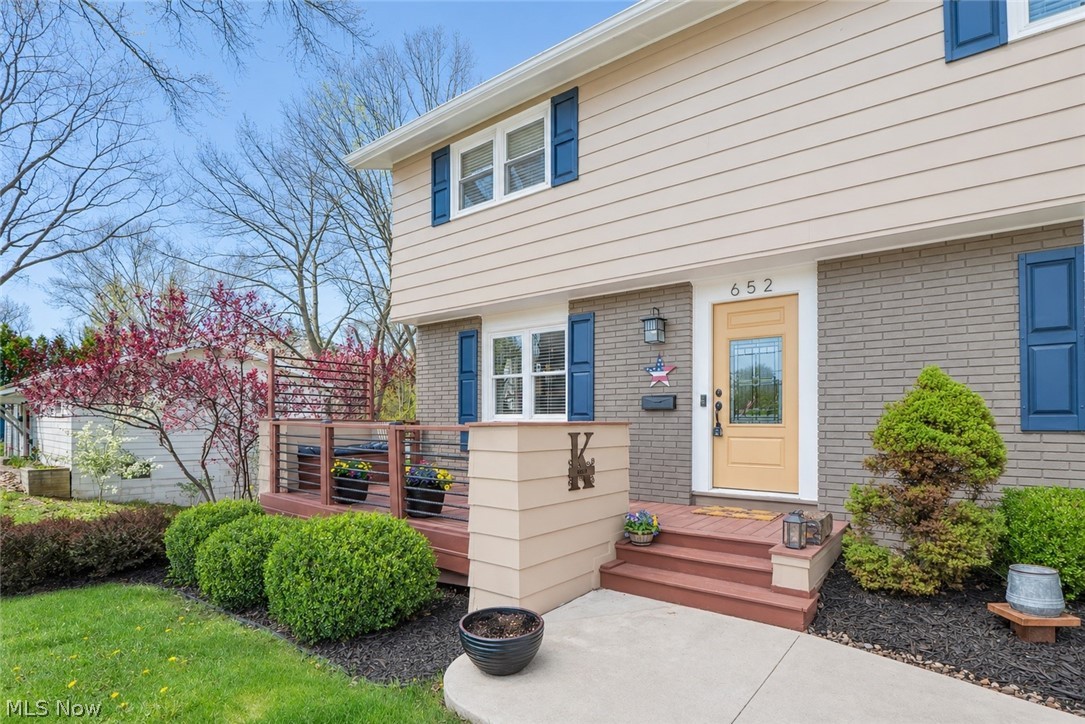 652 West Street Wadsworth OH 44281