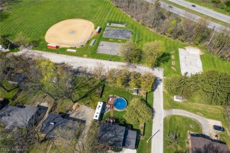 652 West Street Wadsworth OH 44281