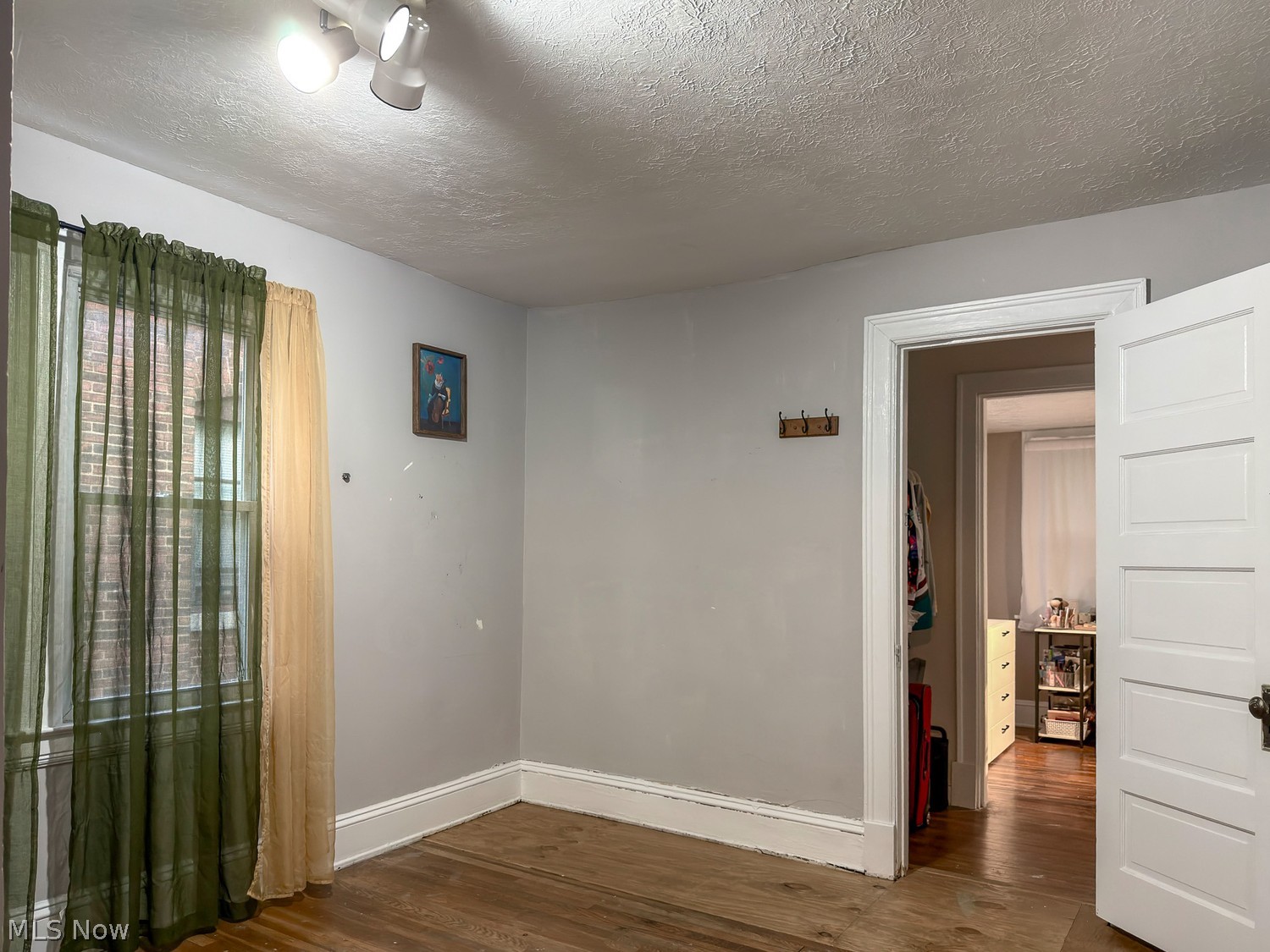 6933 Detroit Avenue Cleveland OH 44102