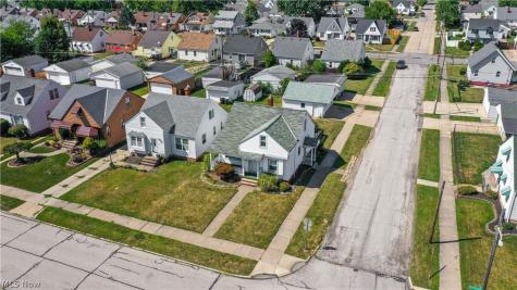 7902 Dorothy Avenue Parma OH 44129
