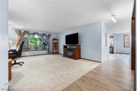 24707 Westwood Westlake OH 44145