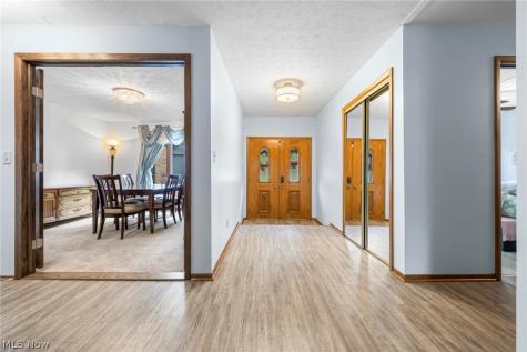24707 Westwood Westlake OH 44145