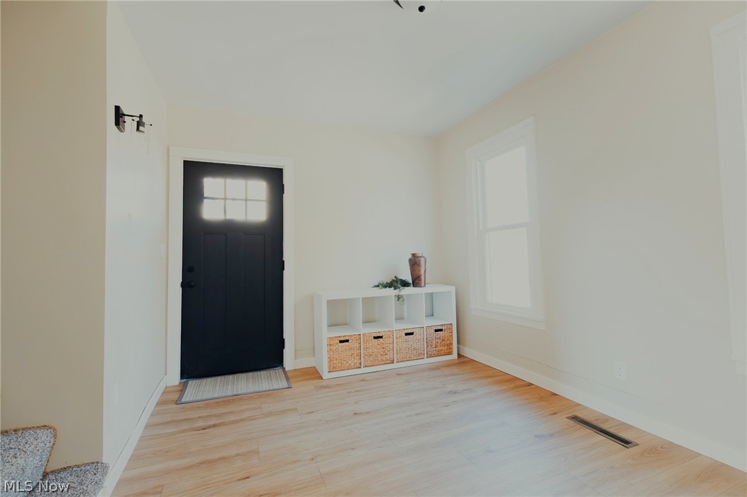 293 Jones Street Shreve OH 44676