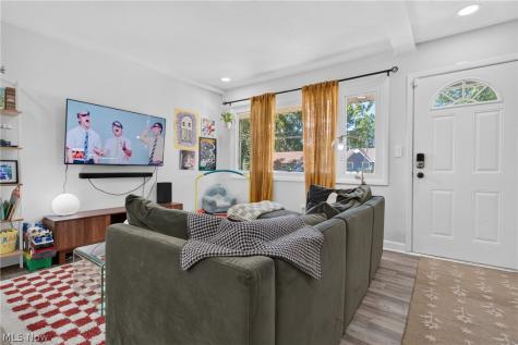 4272 Brockley Avenue Sheffield Lake OH 44054