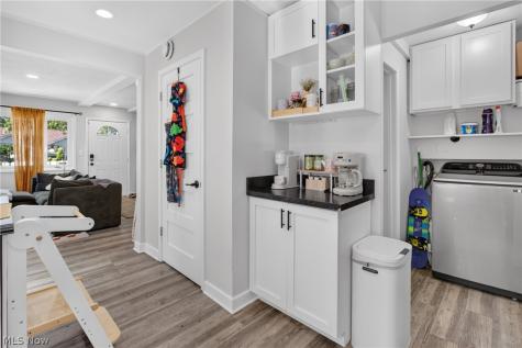 4272 Brockley Avenue Sheffield Lake OH 44054