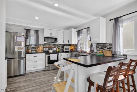 4272 Brockley Avenue Sheffield Lake OH 44054