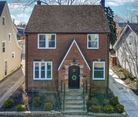 3558 Raymont Boulevard University Heights OH 44118