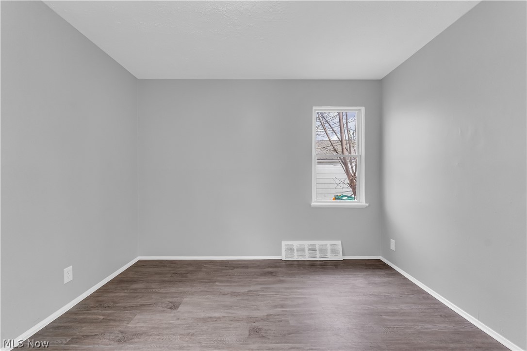 19703 Fairway Avenue Maple Heights OH 44137