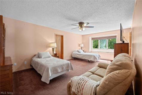 1226 Emerald Creek Drive Broadview Heights OH 44147