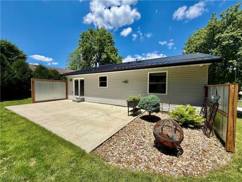 424 Garner Drive Mogadore OH 44260