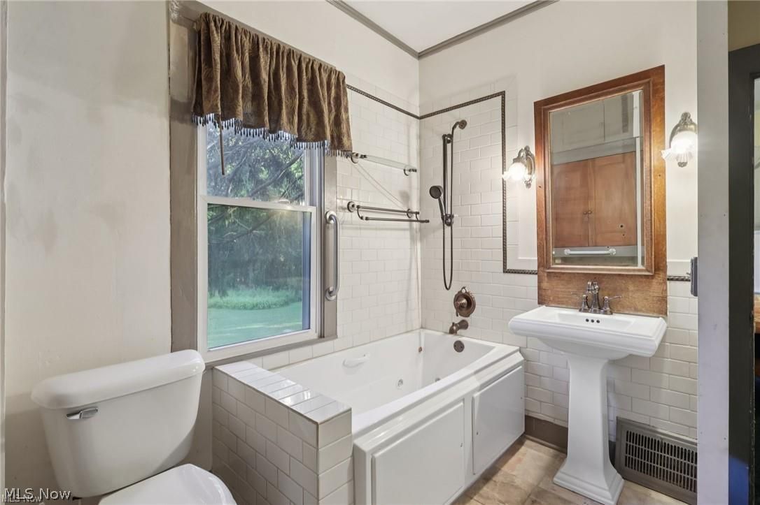 10571 Mayfield Road Chesterland OH 44026