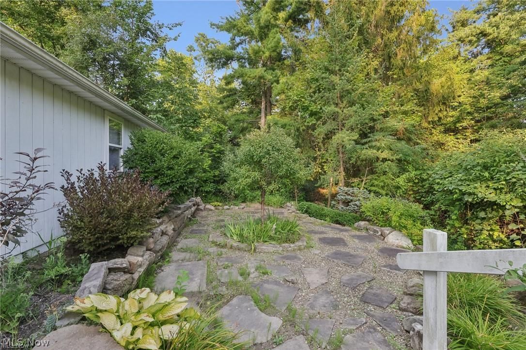 10571 Mayfield Road Chesterland OH 44026