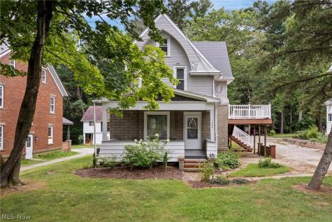 1422 Burbank Wooster OH 44691