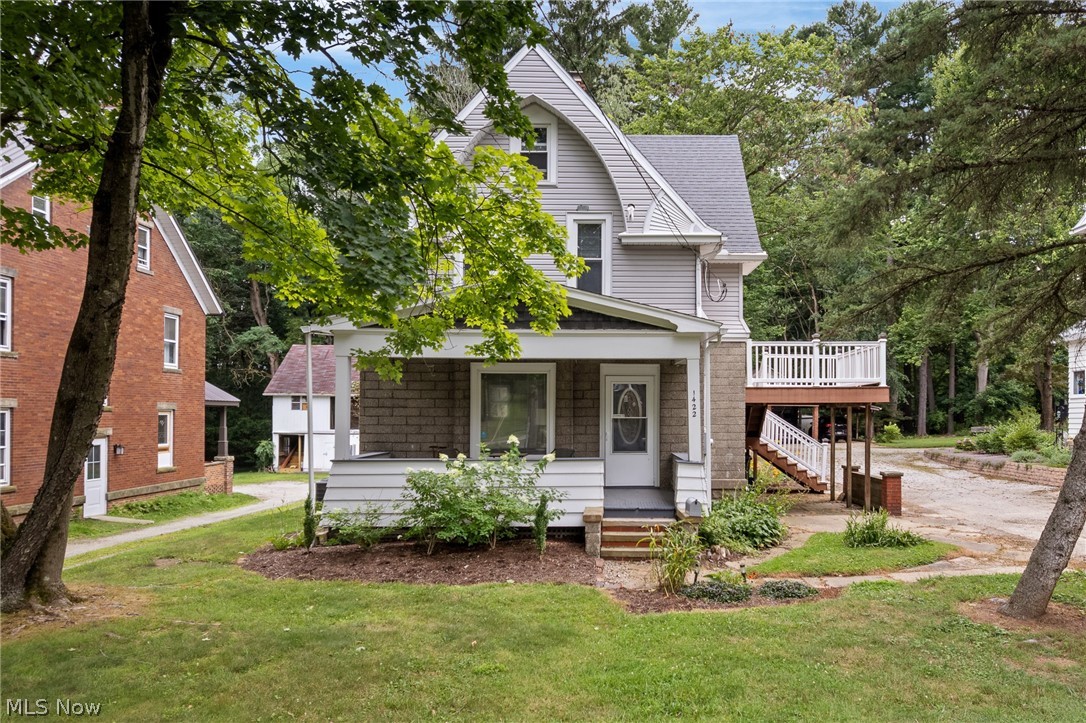 1422 Burbank Wooster OH 44691