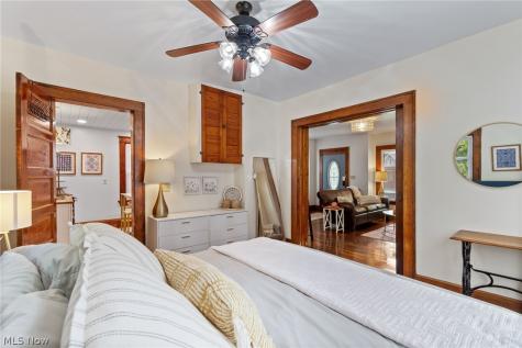 1422 Burbank Wooster OH 44691