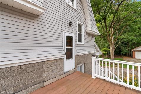 1422 Burbank Wooster OH 44691